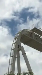 הצילום שלנו של המתקן Oblivion: The Black Hole בביקור שלנו